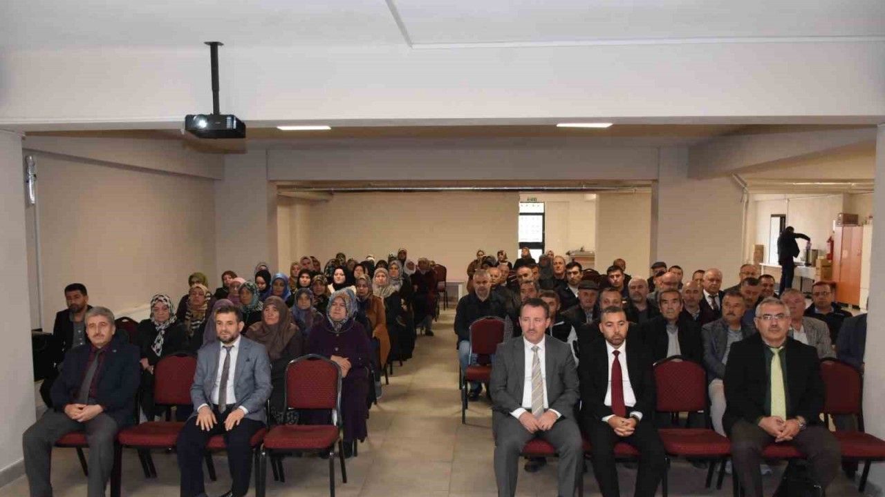 Bilecik’te umreye gidilecek 305 kişiye bilgilendirme semineri