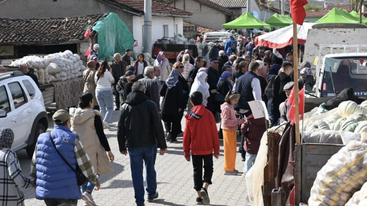 Eskişehir'de 3. Kızılinler Bal Kabağı şenliği başladı