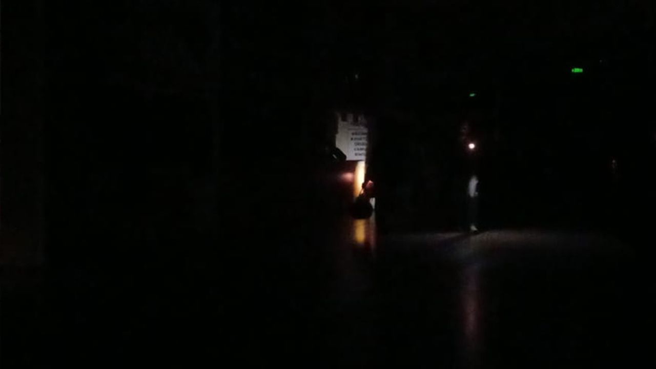 Eskişehir otogarında zor anlar: Karanlığa gömüldü