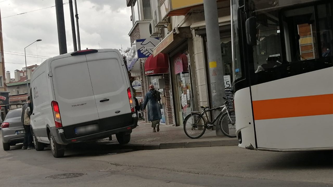 Eskişehir'de aynı kavşakta her gün aynı çile