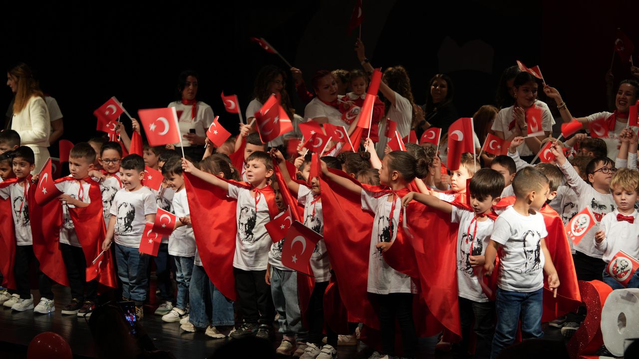 Eskişehir miniklerden cumhuriyet coşkusuna özel gösteri