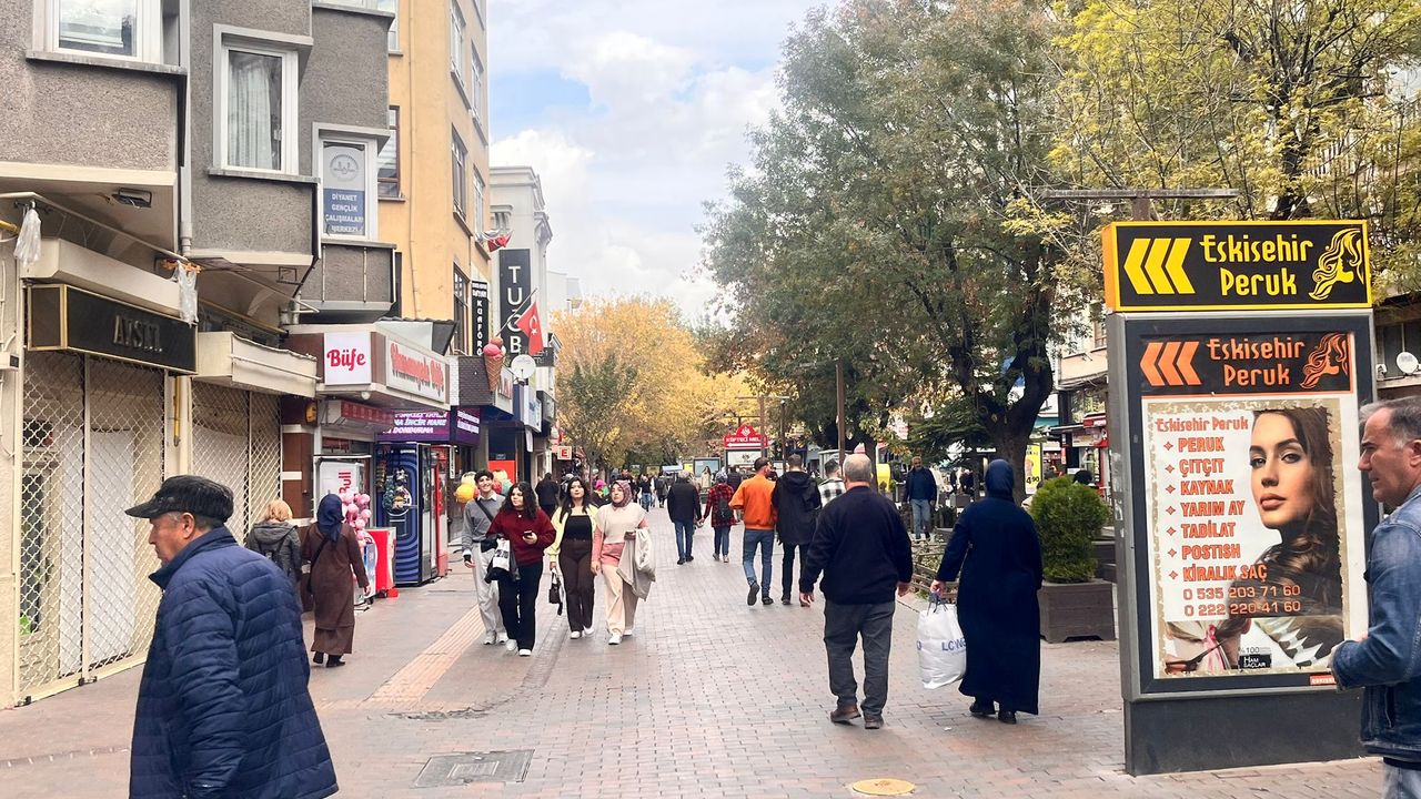 Eskişehir'de yaz havası Hamamyolu'nu canlandırdı!