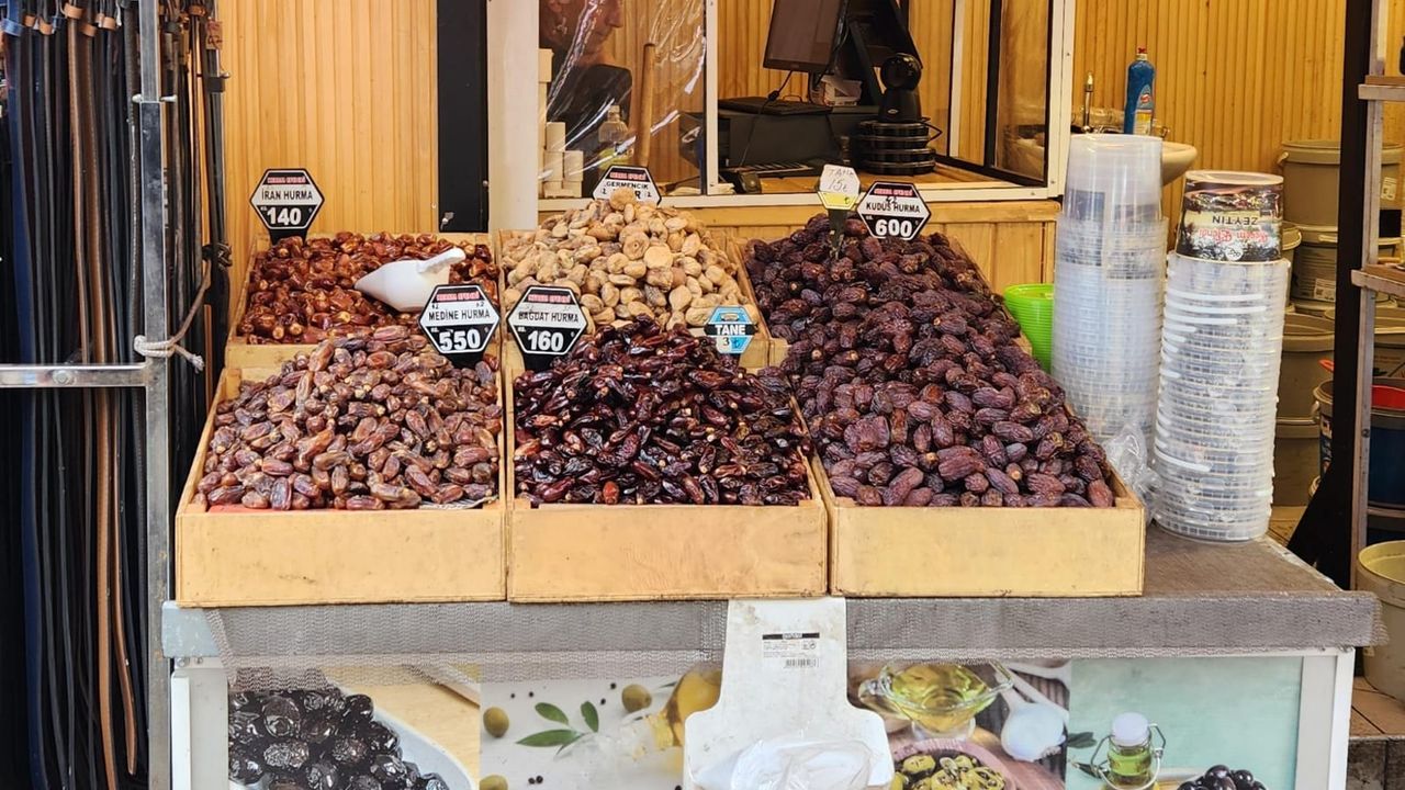 Eskişehir'de hurma fiyatları cep yakıyor!