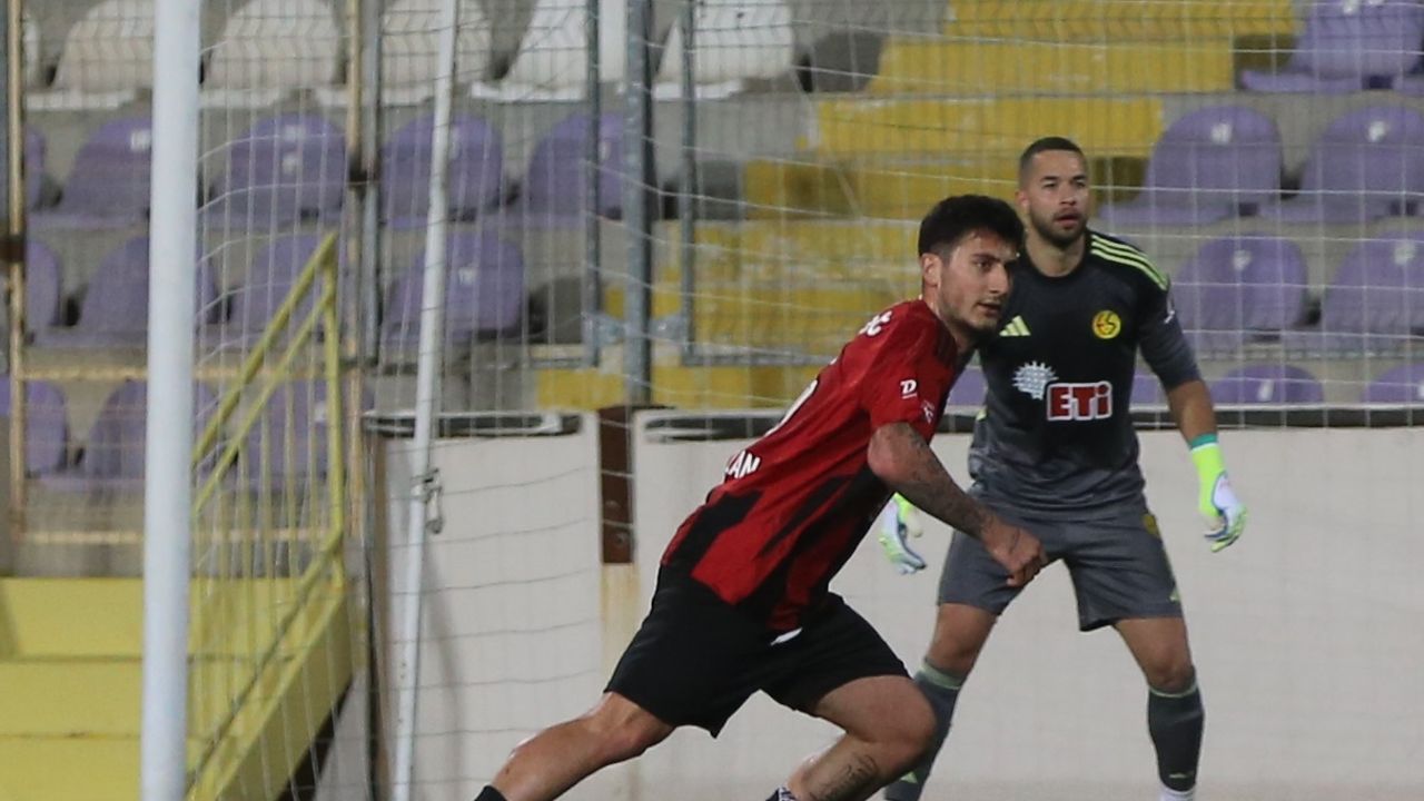 Kaleci Bora oyundan çıkmak zorunda kaldı