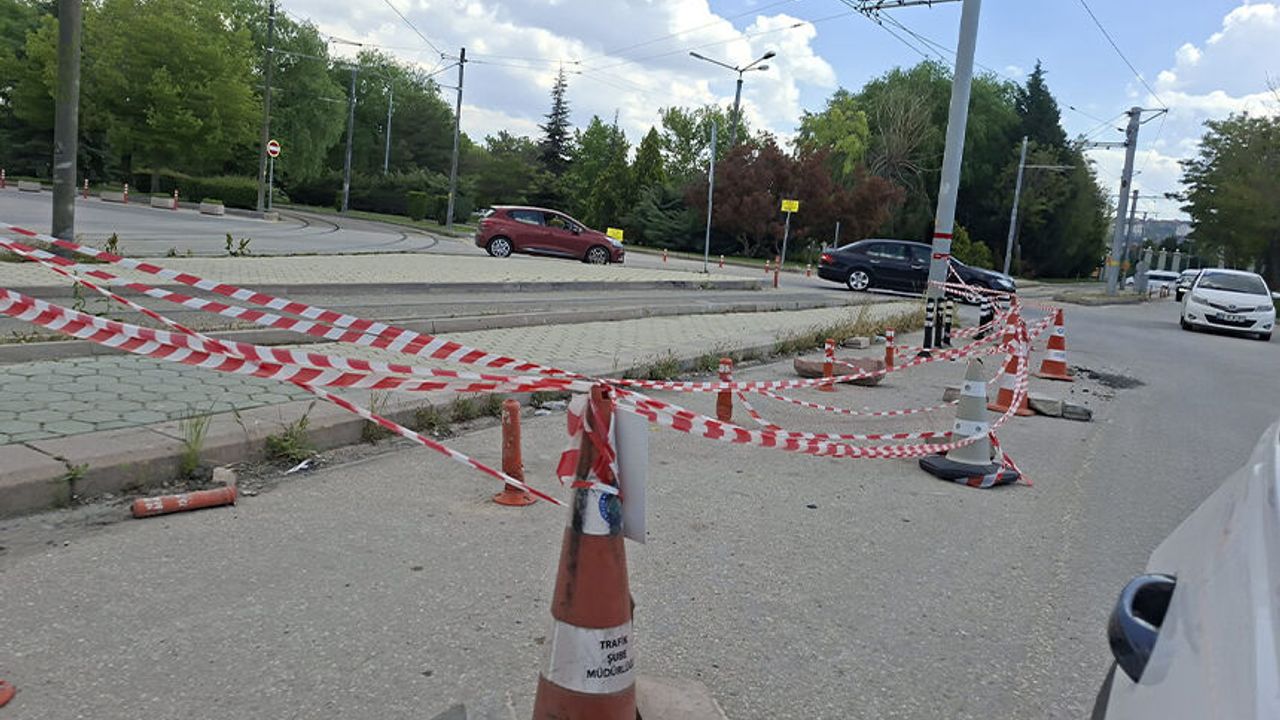 Eskişehir'de dubalarla kapatılan alan merak konusu oldu