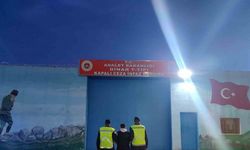 Hırsızlık suçundan aranan 3 şahsı jandarma yakaladı