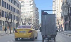 Eskişehir trafiğinde tehlikeli yolculuk: Pes dedirten rahatlık...