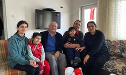 CHP'li Çakırözer Eskişehir'deki depremzedeleri ziyaret etti