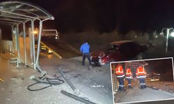 Eskişehir'de alkollü sürücü tramvay durağına daldı: Cezadan kaçamadı!
