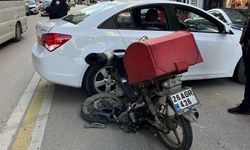 Eskişehir'de feci kaza: Otomobile çarpan motosiklet ikiye bölündü