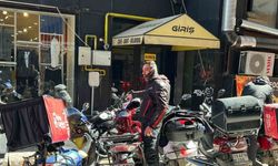 Eskişehir'de bilinçsizce park edilen motosikletlere esnaf tepkili