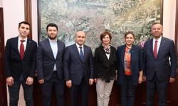 AK Parti'den Başkan Ünlüce'ye ziyaret: Eskişehir'in menfaatine olacak konuda varız