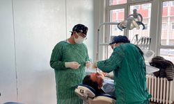 Eskişehir'de uzmanlar yirmilik diş çekimi konusunda uyardı