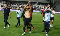Karşıyakalı futbolseverler Eskişehir ekibini alkışladı