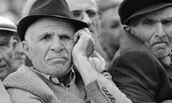 Emeklilerden bitmeyen yakınma: Maaşlar he geçen gün eriyor