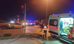 Eskişehir'de kaza: Otomobil ile taksi çarpıştı