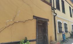 Eskişehir'de tarihi bina endişe veriyor