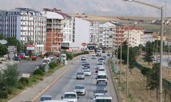 Afyonkarahisar-Antalya karayolunda bayram trafiği başladı
