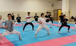 Karateciler yoğun tempoda