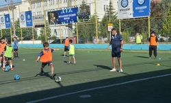 Eskişehir'deki akademide eğitimler futbolla sınırlı değil