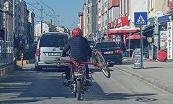 Eskişehir'de trafiği tehlikeye atan motosikletli korkuttu!