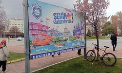 Eskişehir'deki reklam panosu şehrin simgelerini yansıtıyor!