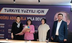 AK Parti Odunpazarı İlçe Kadın Kolları'nda bayrak değişimi