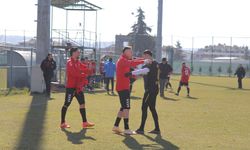 Eskişehirspor hazırlık maçında iki dost bir araya geldi