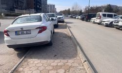 Eskişehir'in o sokağında yine aynı manzara!