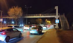 Eskişehir Çevreyolunda peş peşe kazalar trafiği felç etti