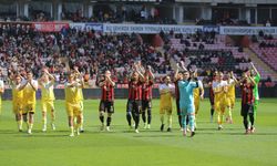 Eskişehirspor taraftarından 2 Eylülspor'a alkış