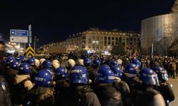 Eskişehir'de İmamoğlu protestolarında öğrencilere polis müdahelesi!