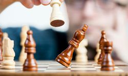 Konkur Nedir? Anlamı, Kullanım Alanları ve Örnekleriyle Derinlemesine İnceleme