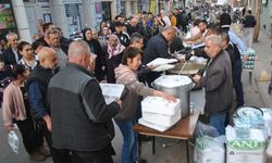 MHP Tepebaşı İlçe Başkanlığı sokak iftarı düzenledi