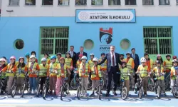 Bakan Yusuf Tekin, Atatürk İlkokulunu ziyaret etti