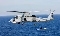 Helikopter teknik arıza yaptı: Denize acil indi