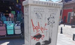 Eskişehir'deki izinsiz yazılar dikkat çekiyor!