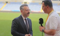 Vali Aksoy maçı Mersin’de izledi