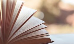 Kitap arasında zehir ticareti!
