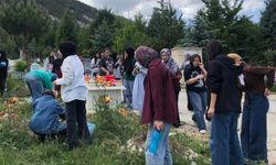 Şehitler için dua, kimsesiz mezarlara vefa