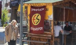 Eskişehirspor’un arması şehrin dört bir yanında dalgalanıyor