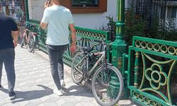 Eskişehir'de korkuluklar bisiklet park yerine dönüştü