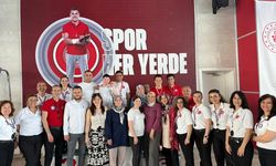 Yüzmede madalyalarını aldılar