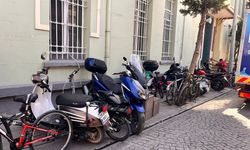 Cami yanı adeta motosiklet parkına döndü