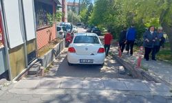 Eskişehir’de yaya yolu araç parkı nedeniyle tehlikede