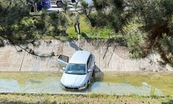 Eskişehir'de kontrolden çıkan otomobil kanala uçtu