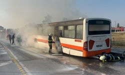 Eskişehir'de belediye otobüsü alev alev yandı