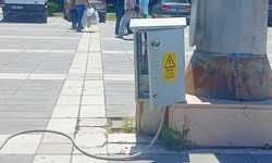Eskişehir'de açık elektrik panosu tehlike saçıyor