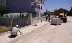 Tepebaşı'nda yol ve kaldırım mesaisi hız kesmiyor