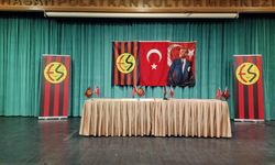 Siyah-Kırmızılı camiada sessizlik hakim